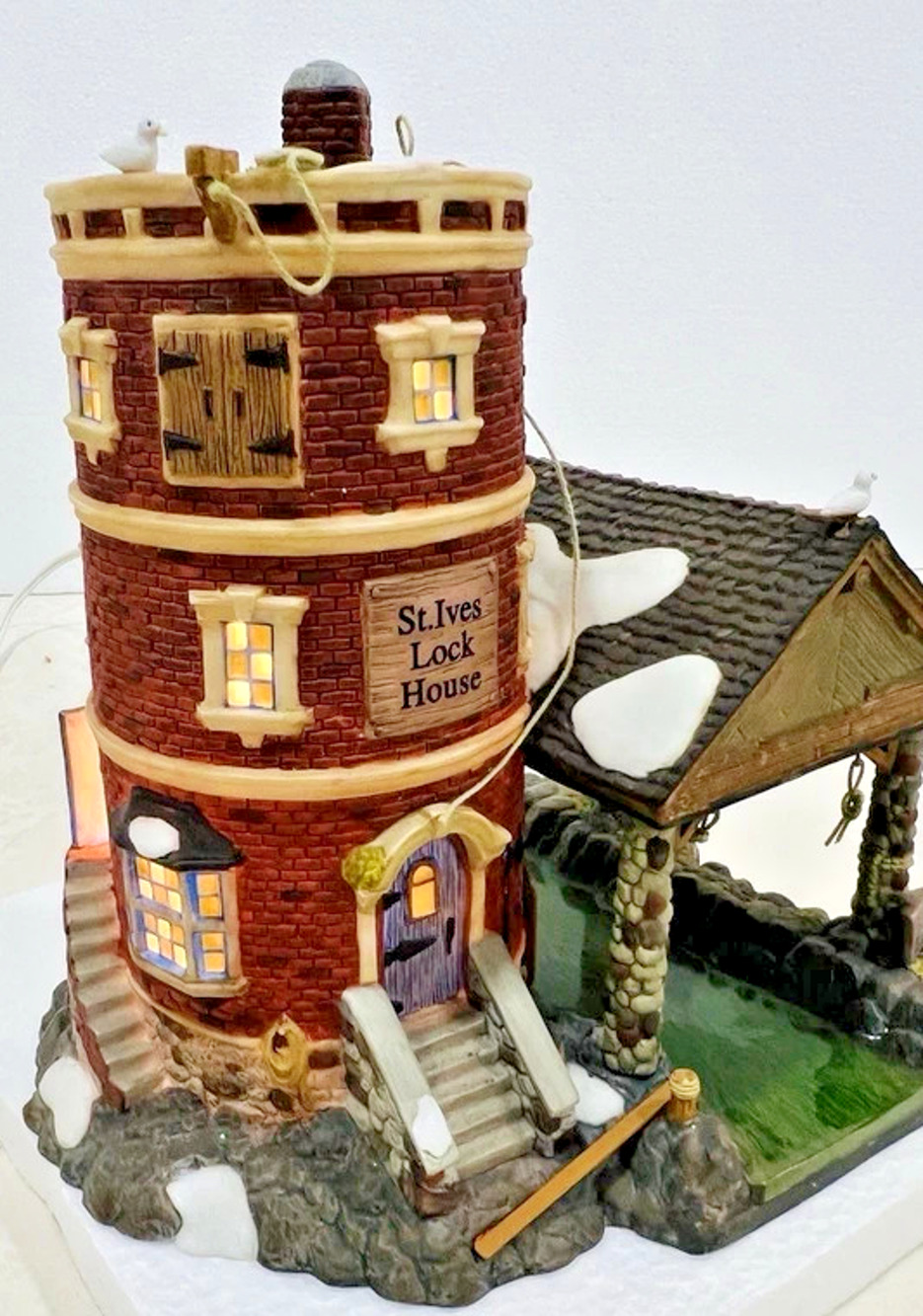 Dept 56 Dickens Village Series St Ives Lock House 58496 Retired NO Light Includ.
